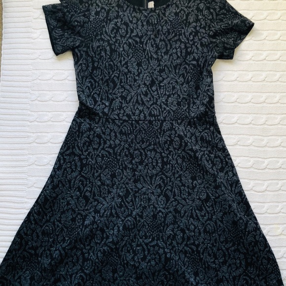 LOFT | Petite | Short-Sleeved | Fit & Flare Dress - Picture 2 of 5